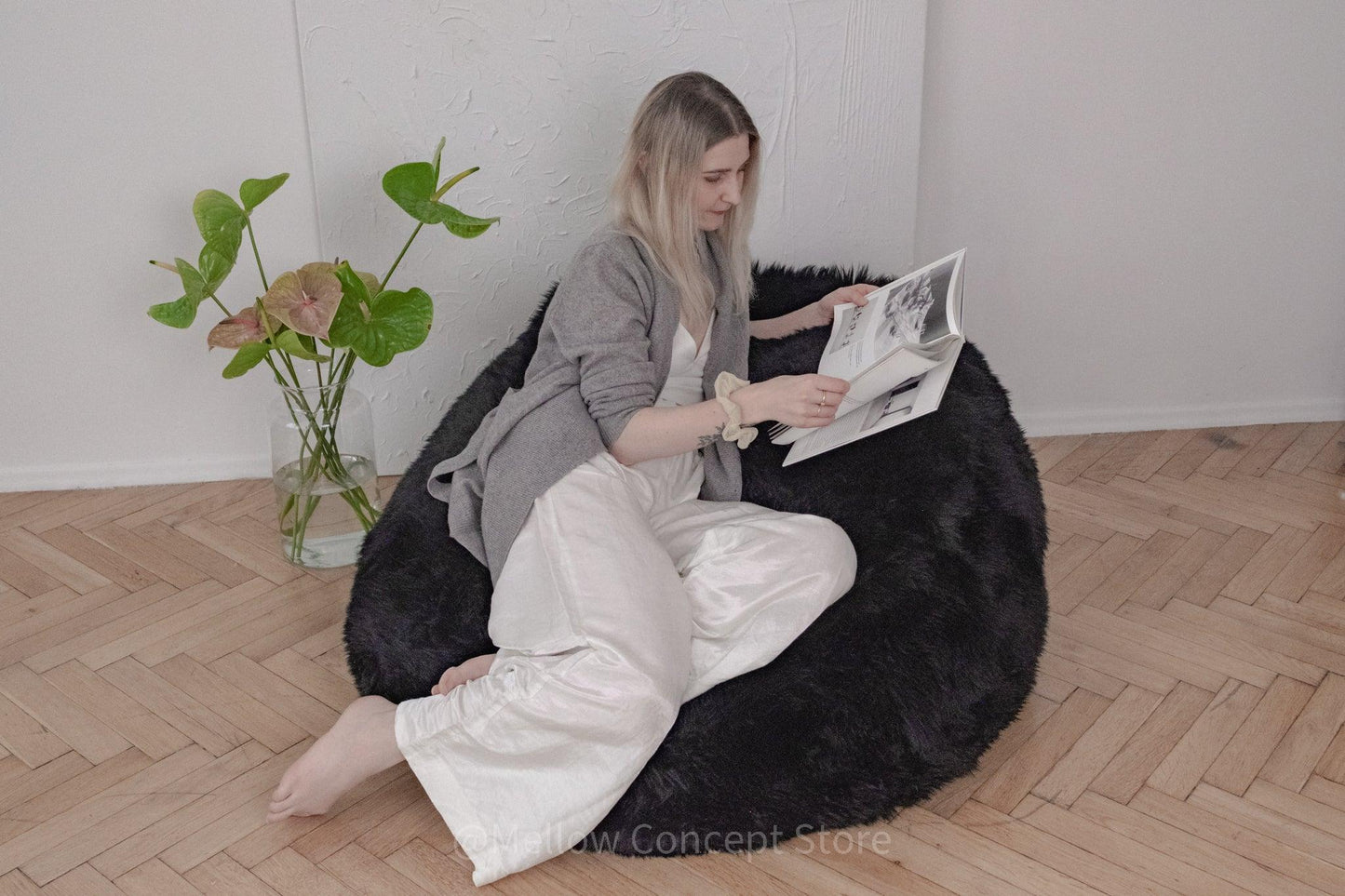 Natural Sheepskin Beanbag - Black - MellowConceptStore