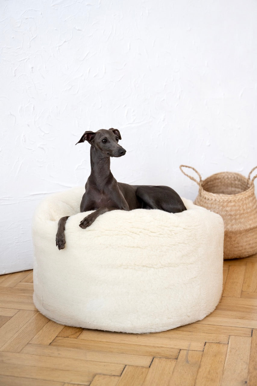 Oval Natural White Wool Pet Bed