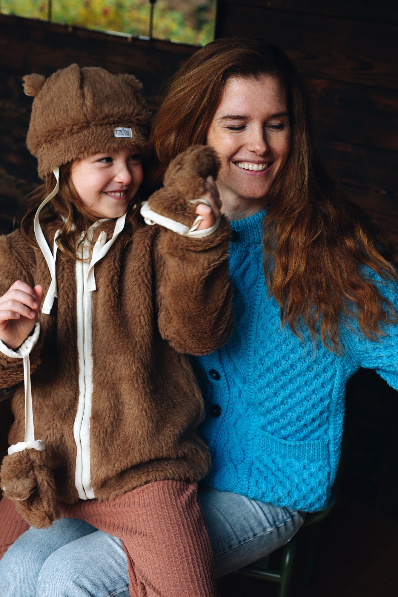 Braunbär-Babyhandschuhe aus Wolle