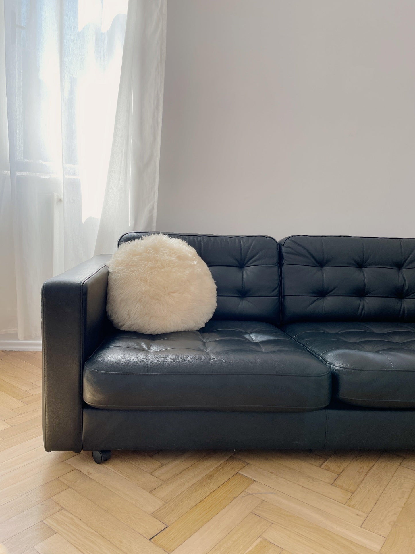 Round Natural Sheepskin White Pillow